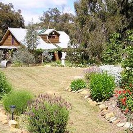 Moonbeam Cottages & Rainbow Cafe Moonambel Екстериор снимка